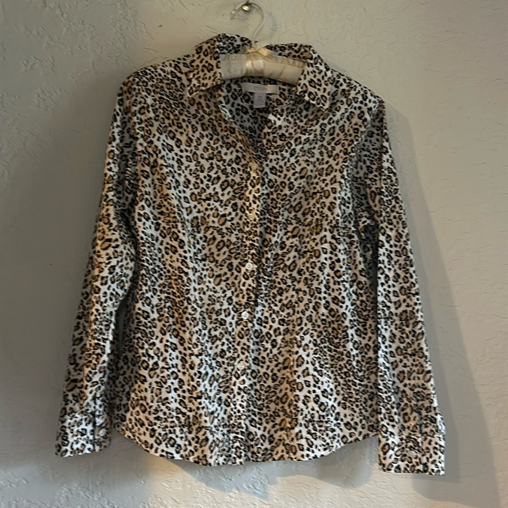 Chicos leopard print buttondown shirt. Size 0. Mint condition.